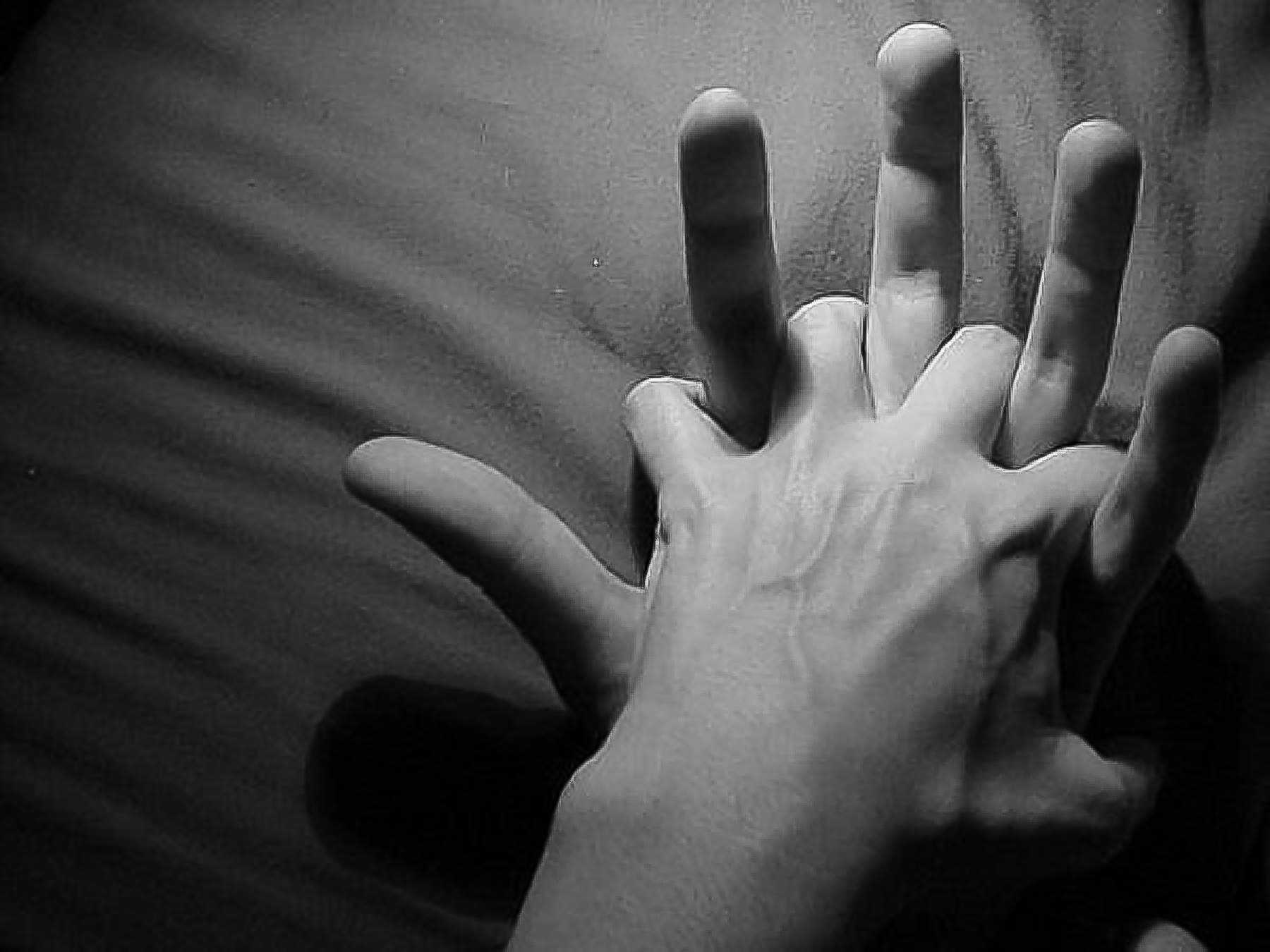 Руки Парня И Девушки Фото Черно Белые