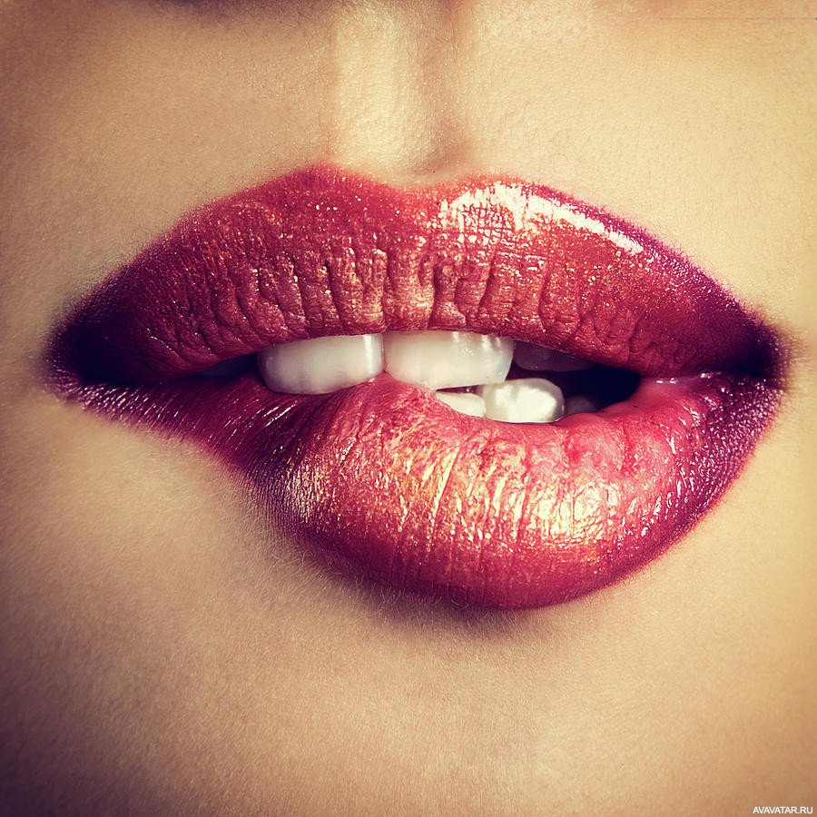 Женские губы 