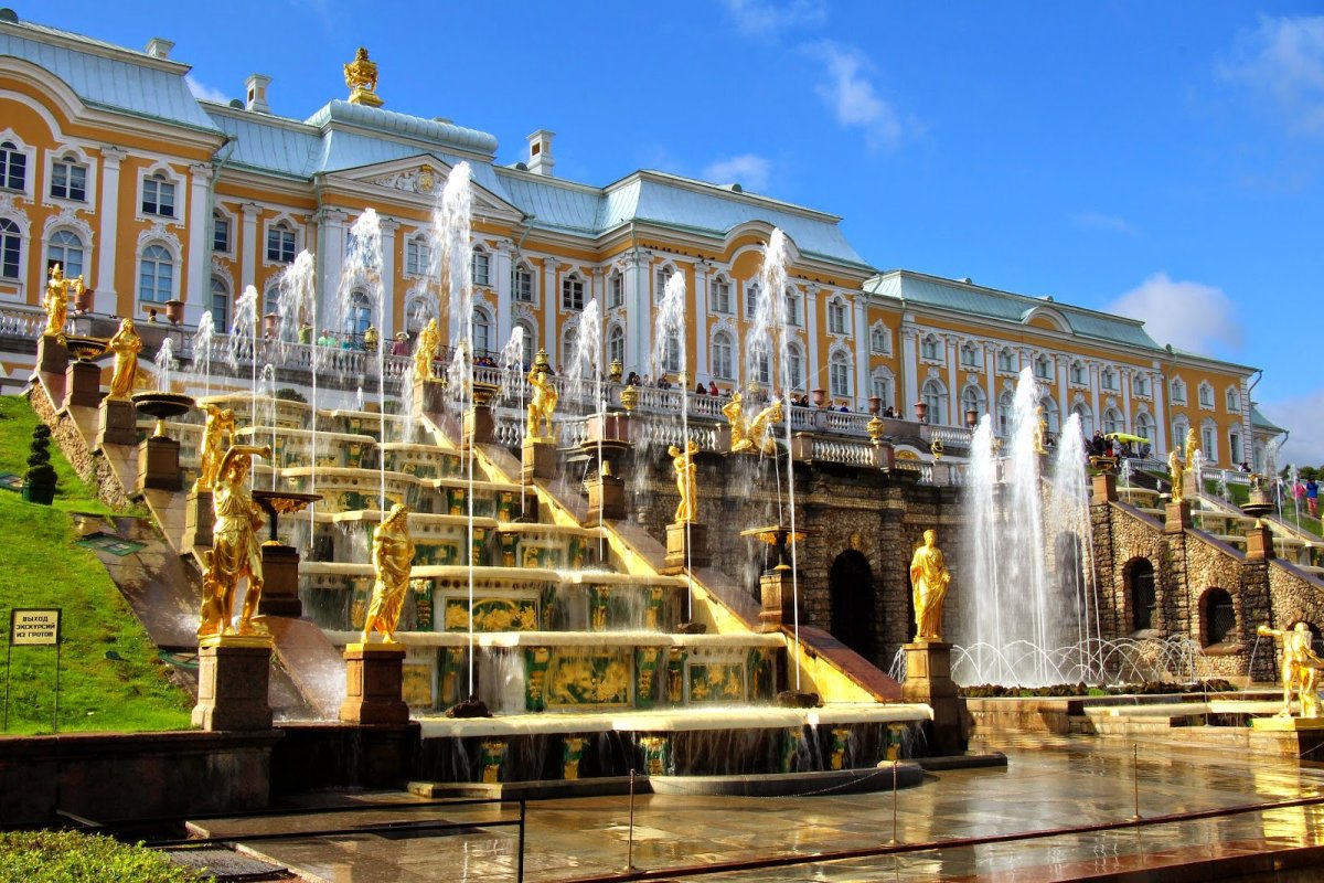 Большой Петергофский дворец Санкт-Петербург