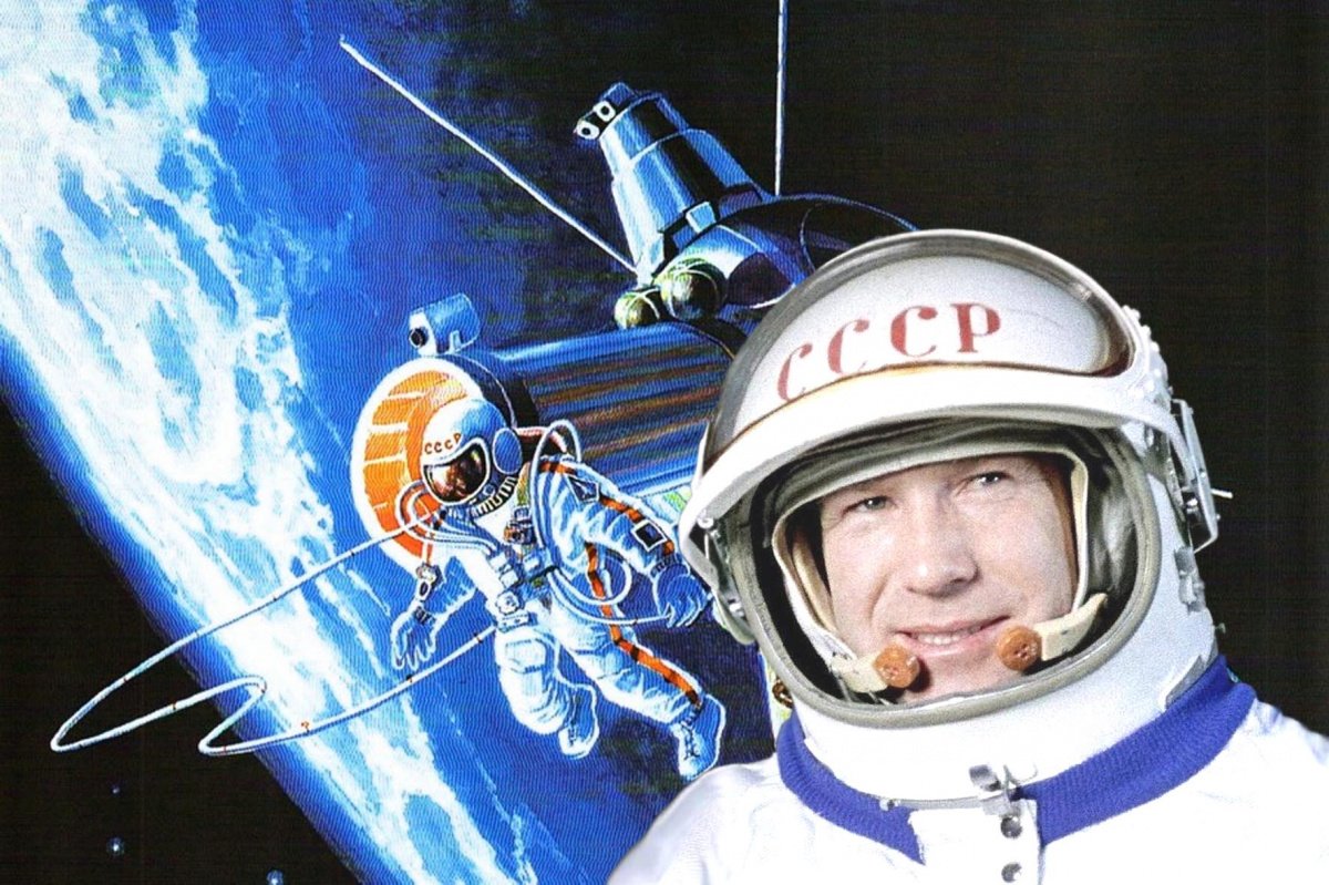Алексей Леонов в космосе