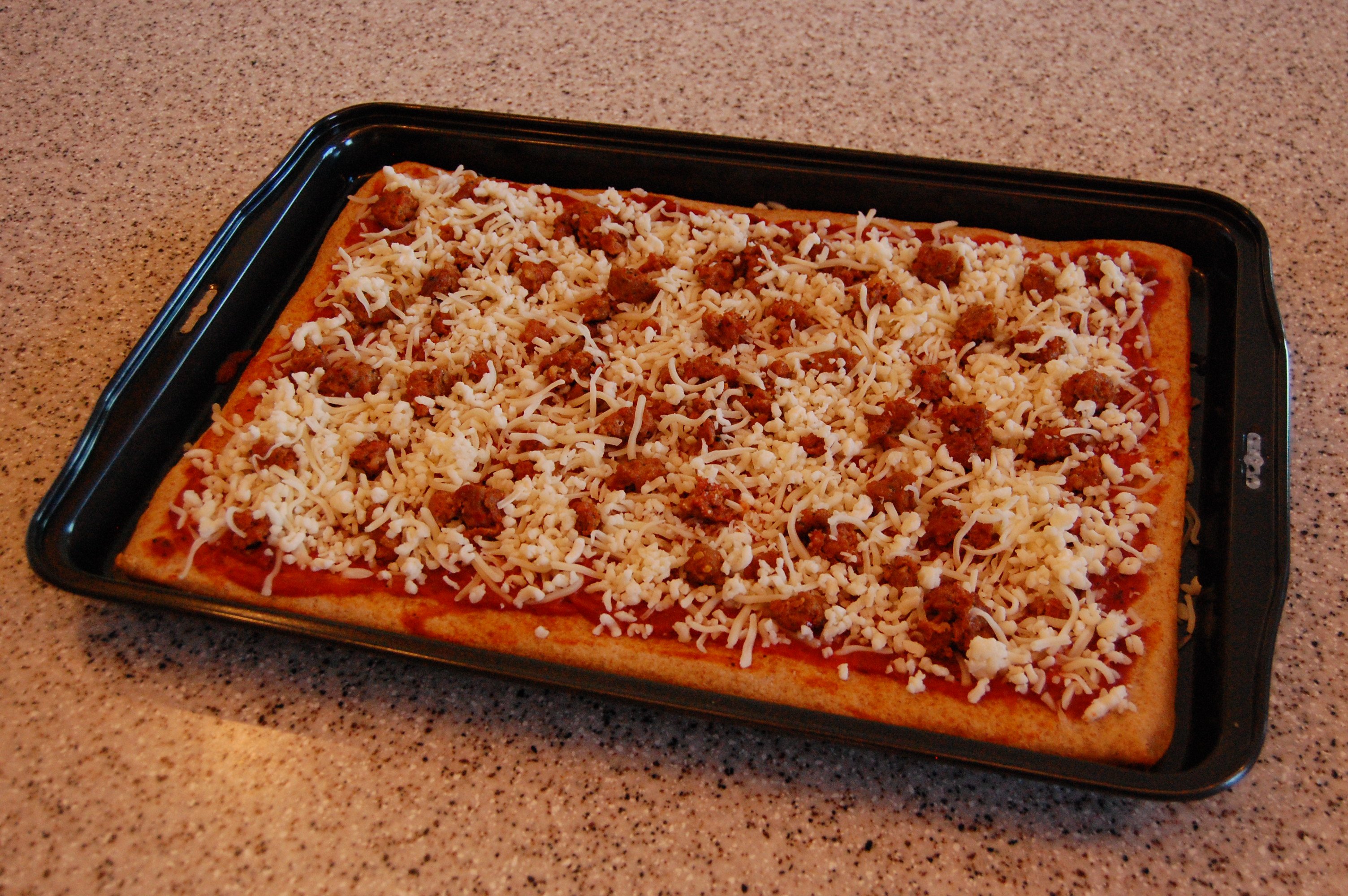простой рецепт домашней пиццы в духовке с колбасой фото 118