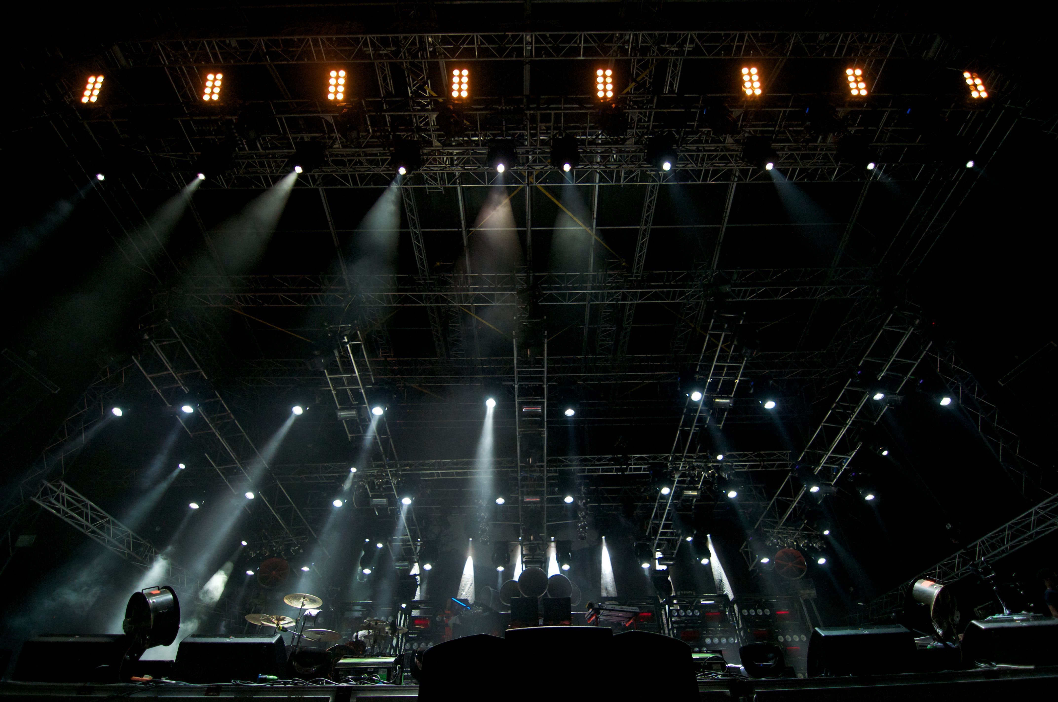Фото сцены для концерта для фотошопа