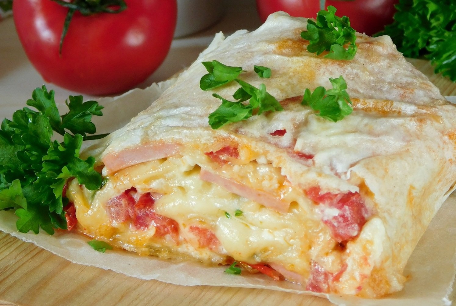 пицца с лавашом на сковороде с яйцом и сыром и колбасой и помидорами рецепт приготовления фото 62
