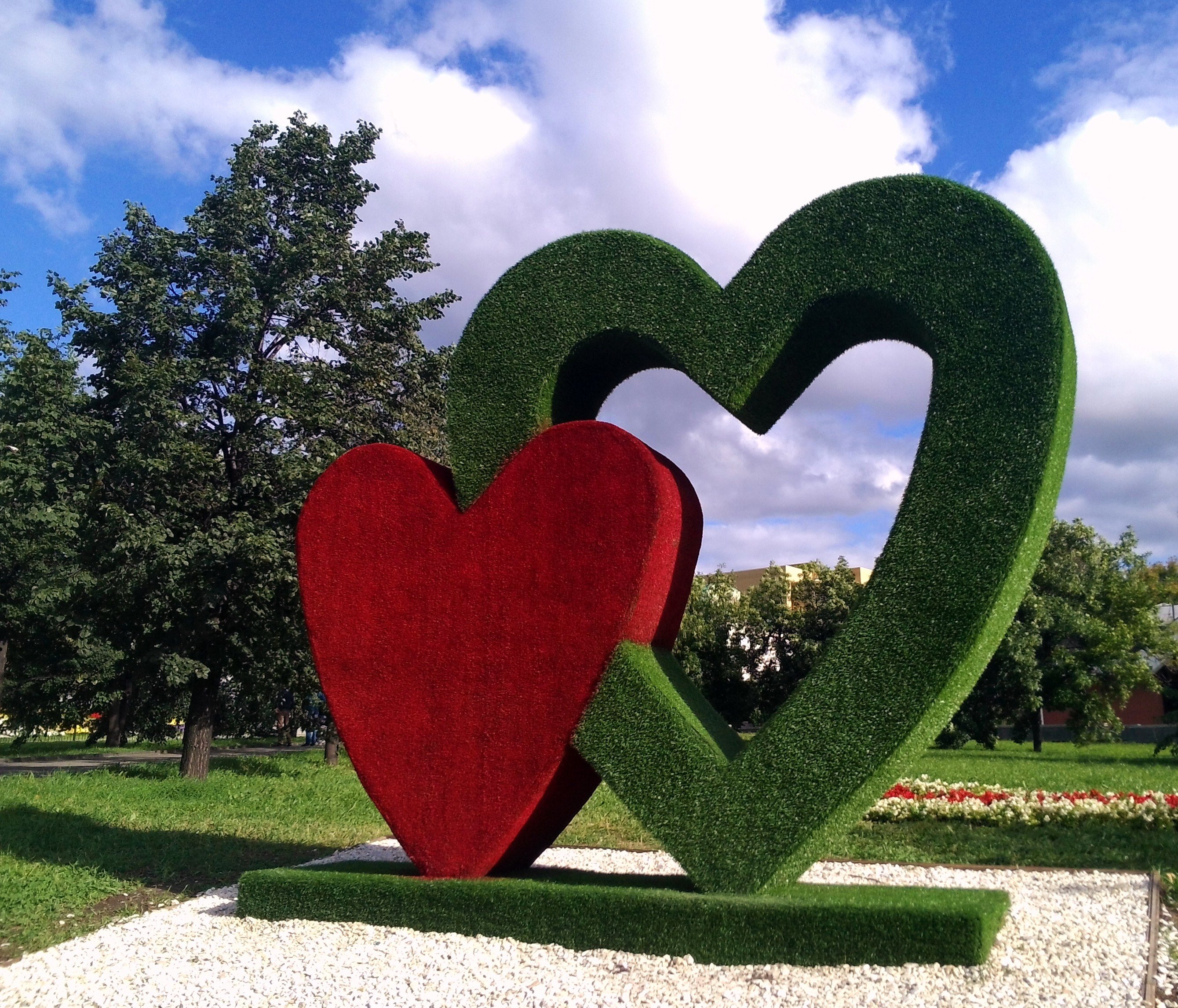 Скульптура сердце
