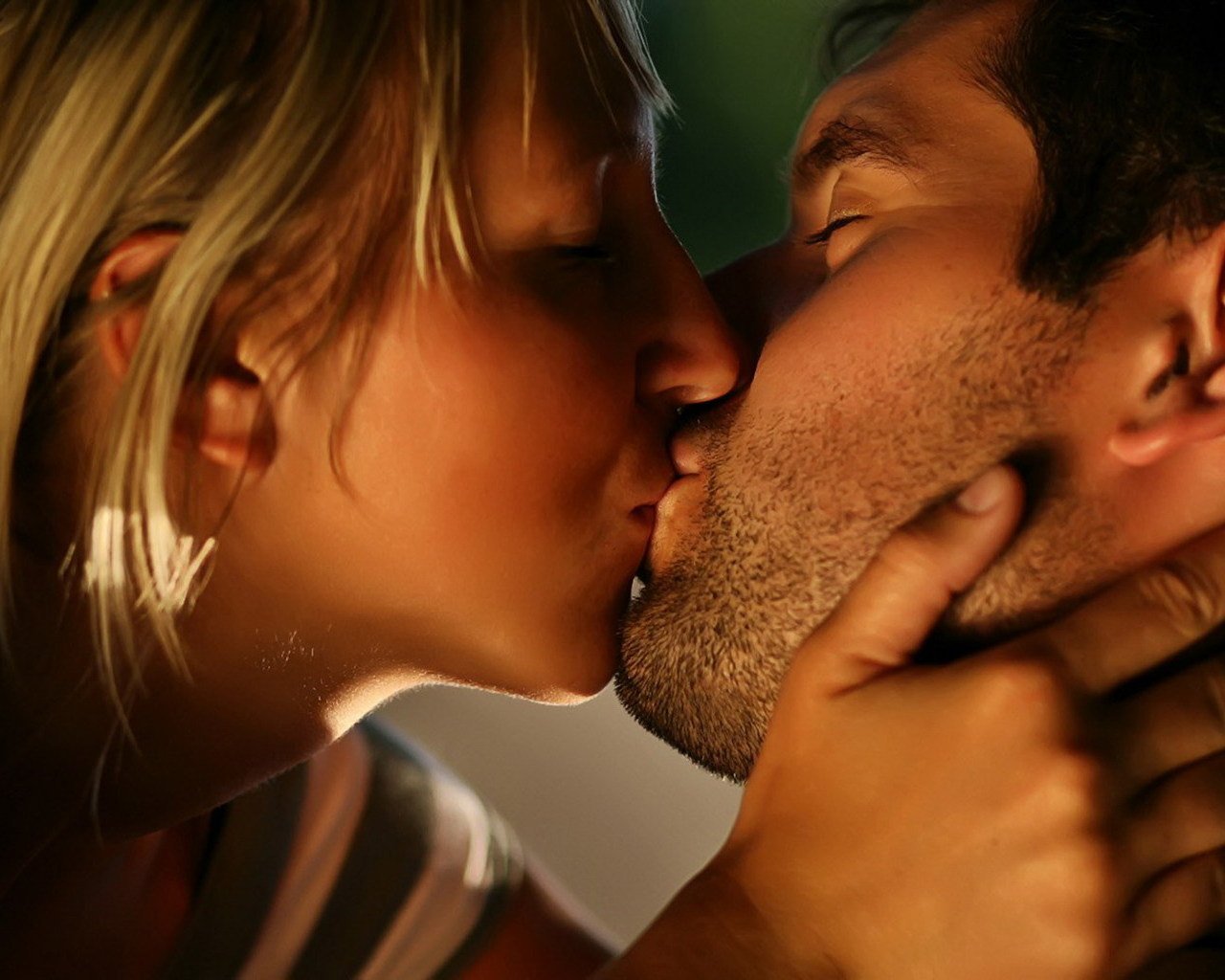 Картинки мужчина и женщина поцелуи картинки