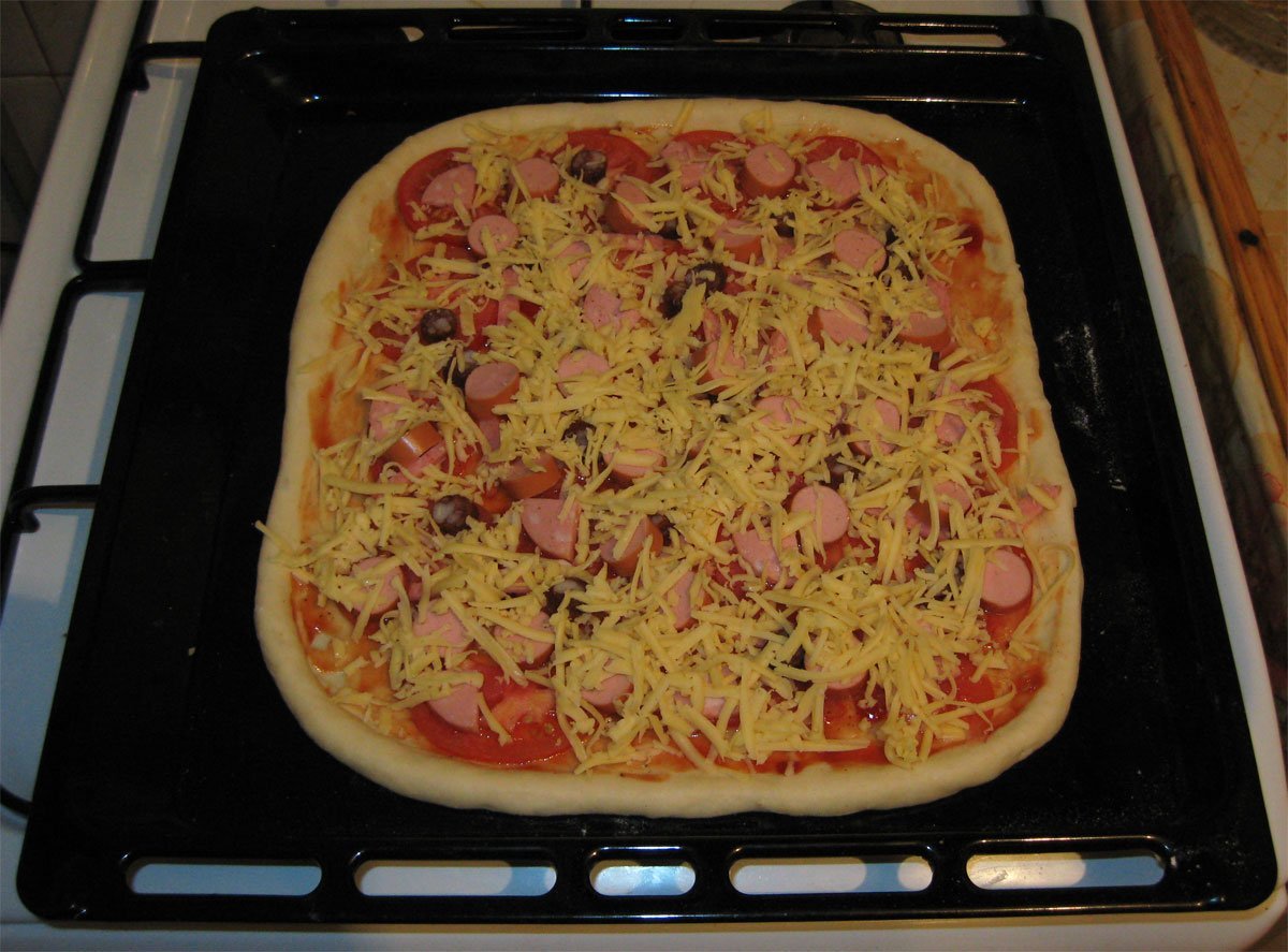 пицца большая в духовке фото 4