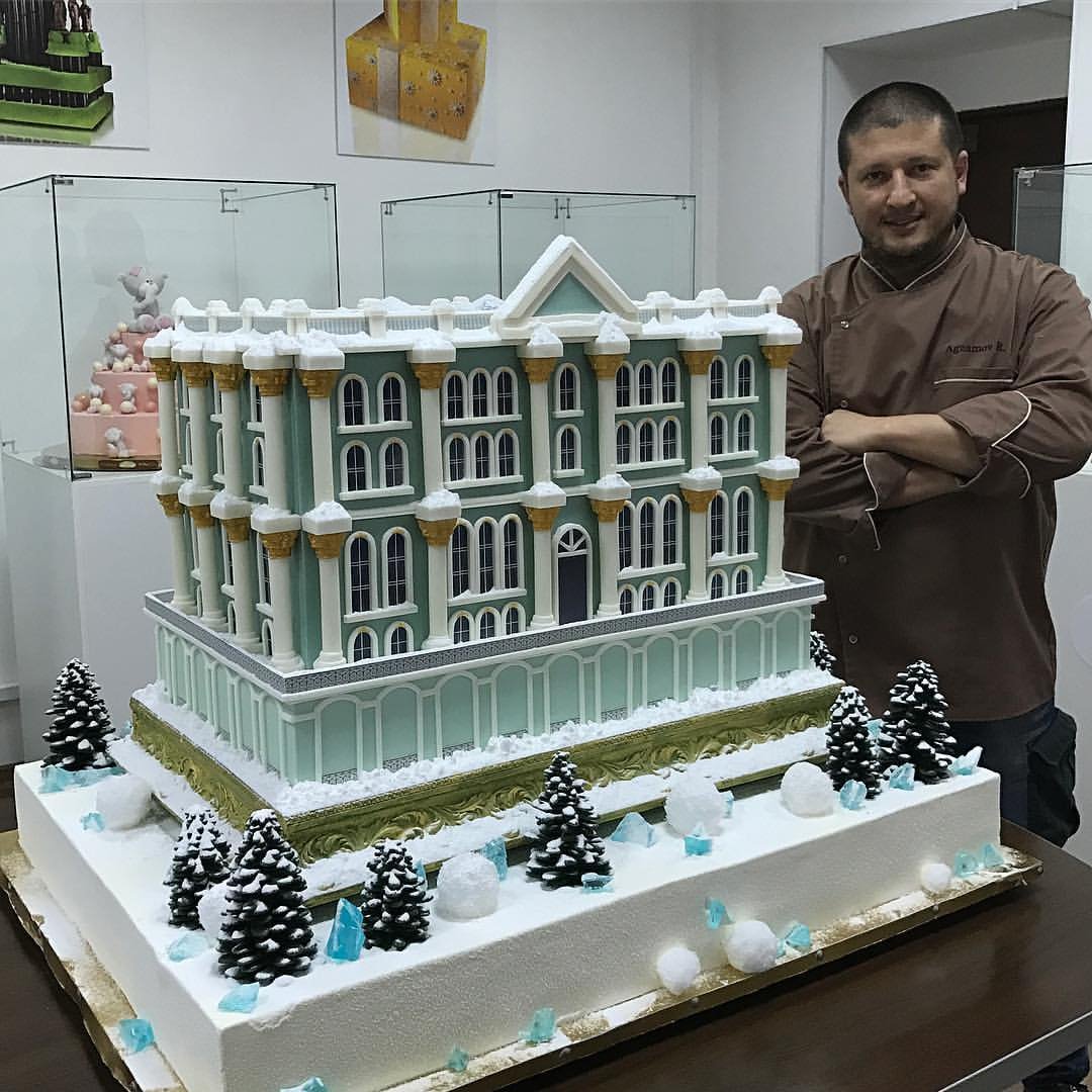 Ренат Агзамов торт замок