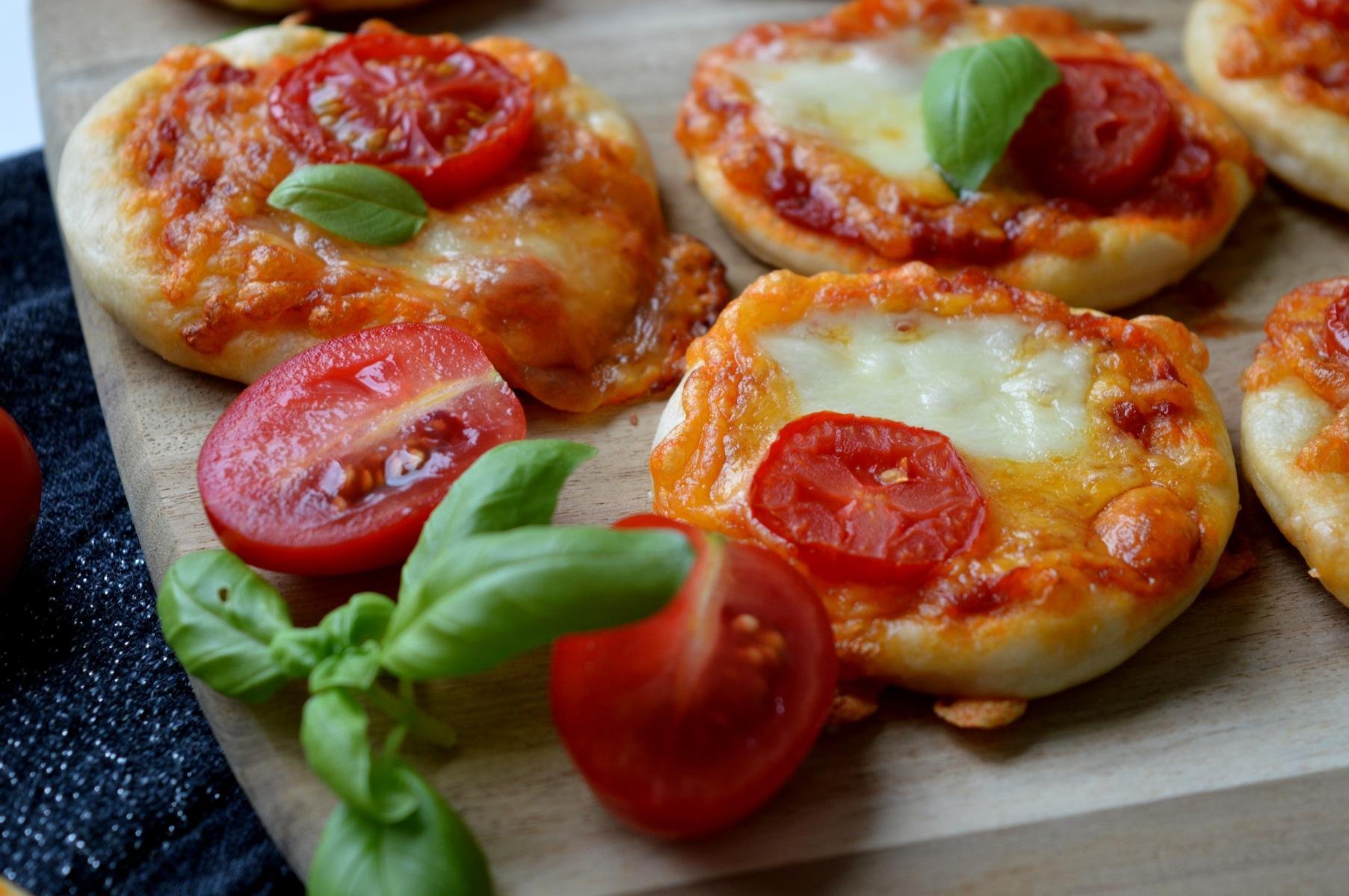 пицца как делать в духовке колбаса помидор фото 105