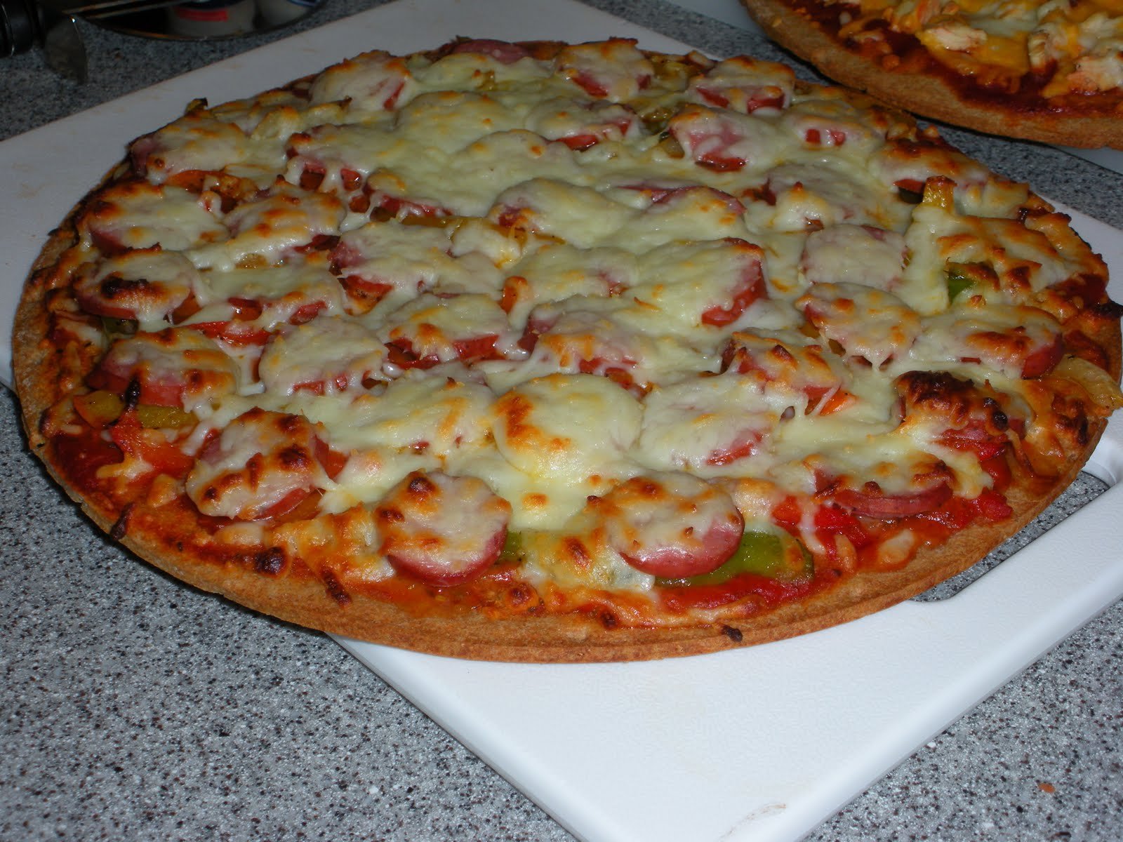 рецепт пиццы с помидором колбасой и сыром фото 115