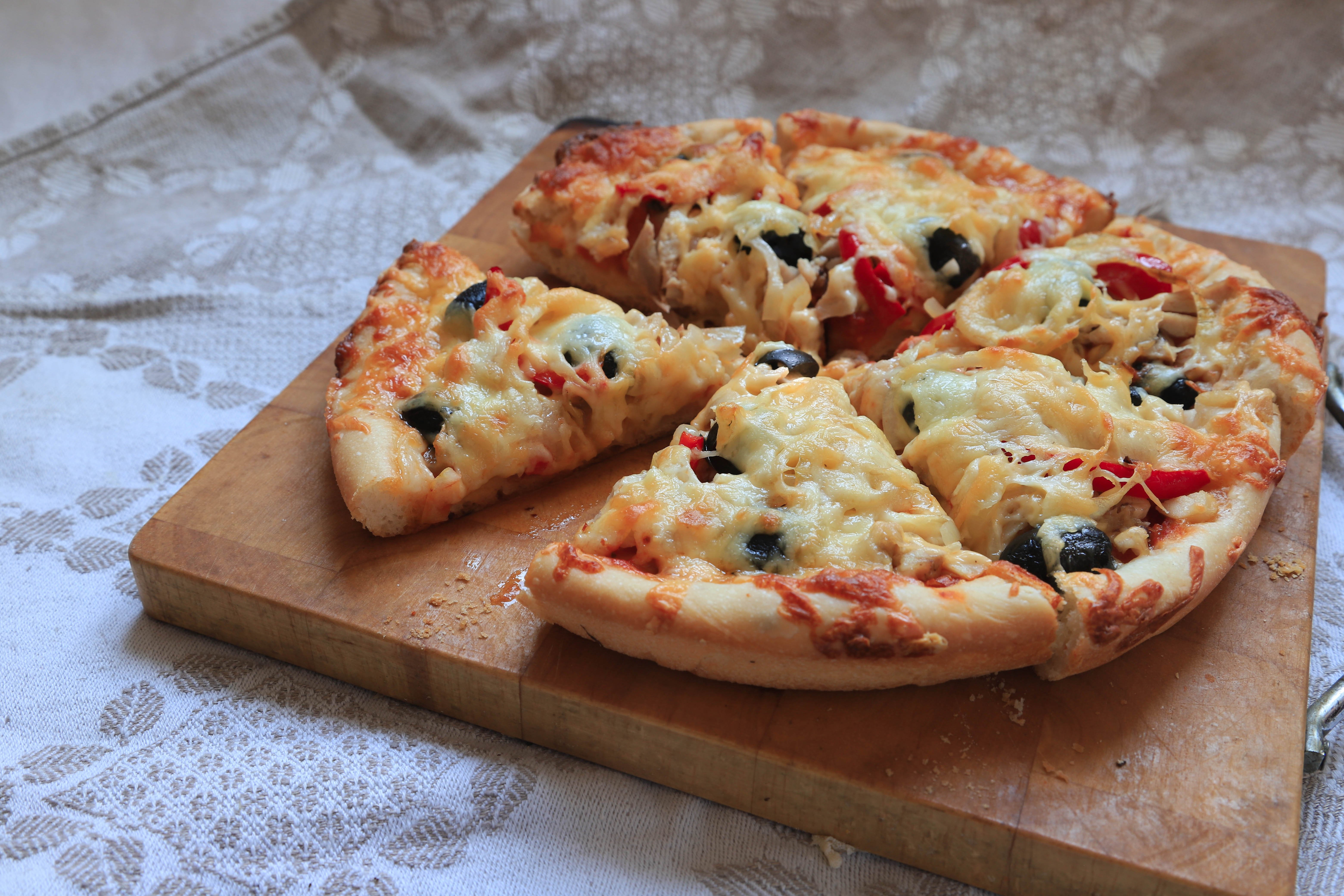 сделать пиццу в домашних условиях в духовке рецепт из слоеного теста дрожжевого фото 72