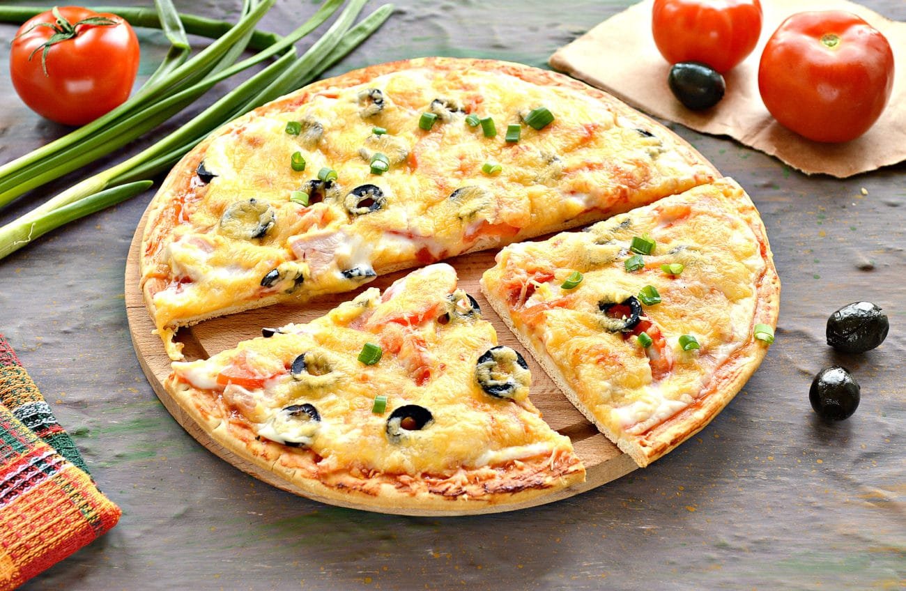 классический рецепт пиццы с колбасой сыром и помидорами фото 117