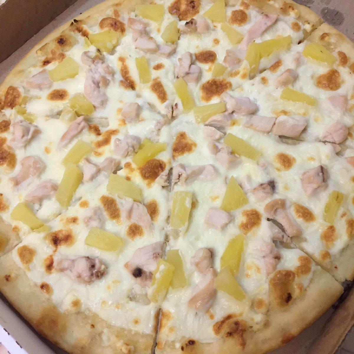 Пицца Гавайская с ананасами