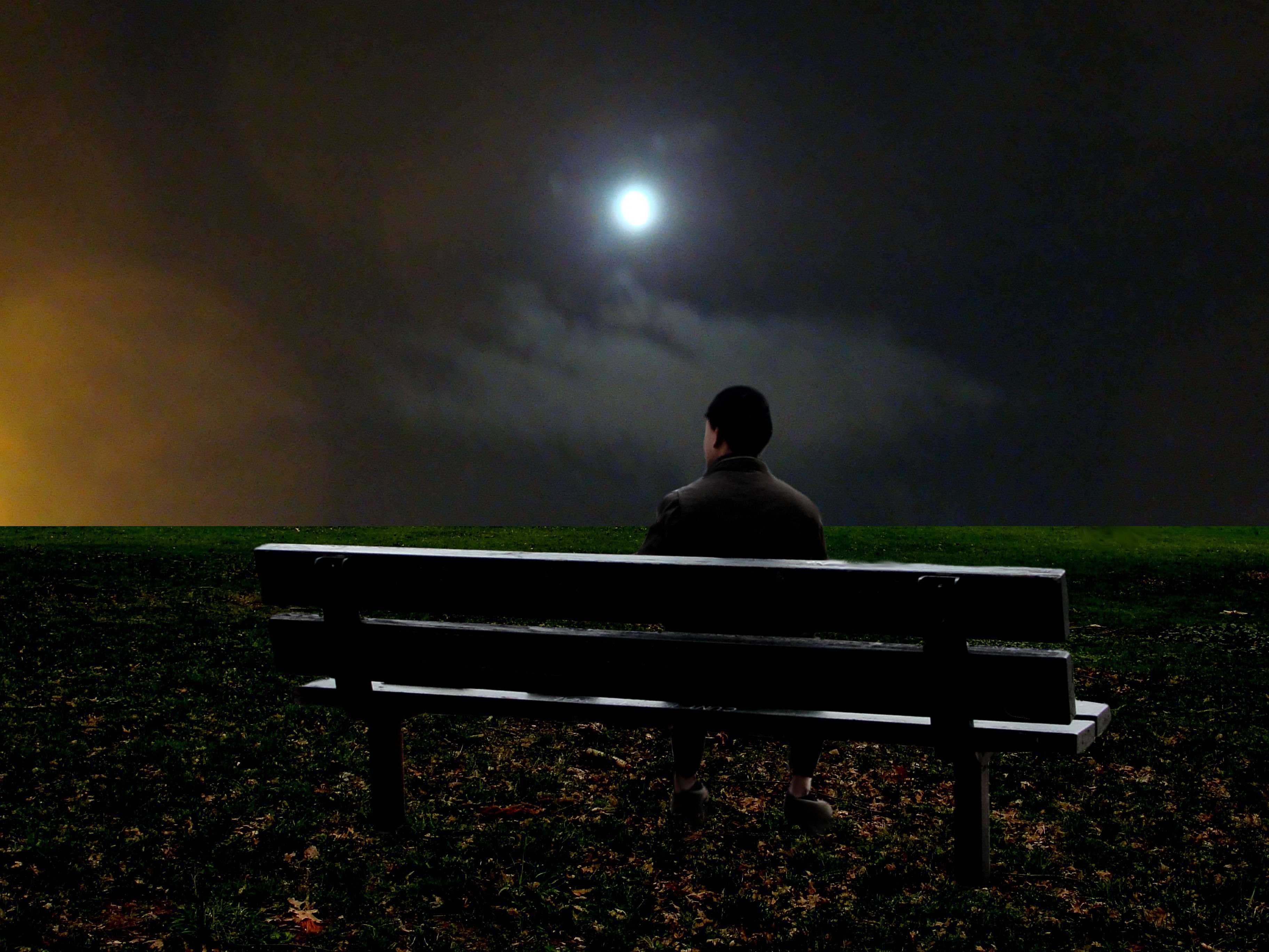 Одинокий человек ночью